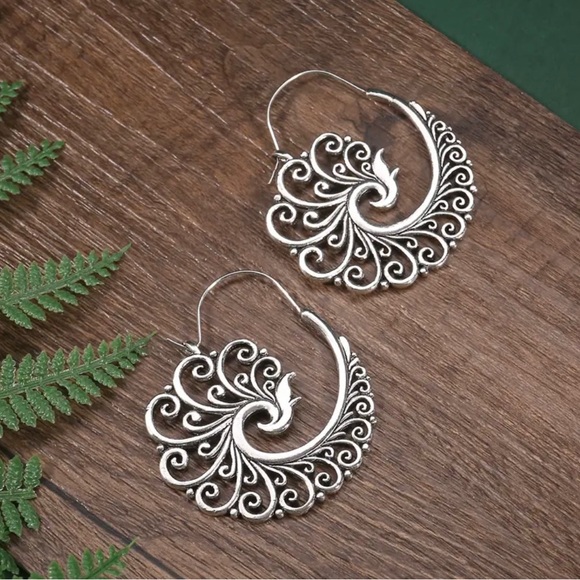 Vintage Craftsman Carved Peacock Pattern Hoop Earrings - Picture 6 of 6